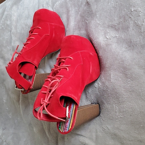 Jeffrey Campbell **INSPIRED** Red Open Heeled Bootie - Picture 2 of 5